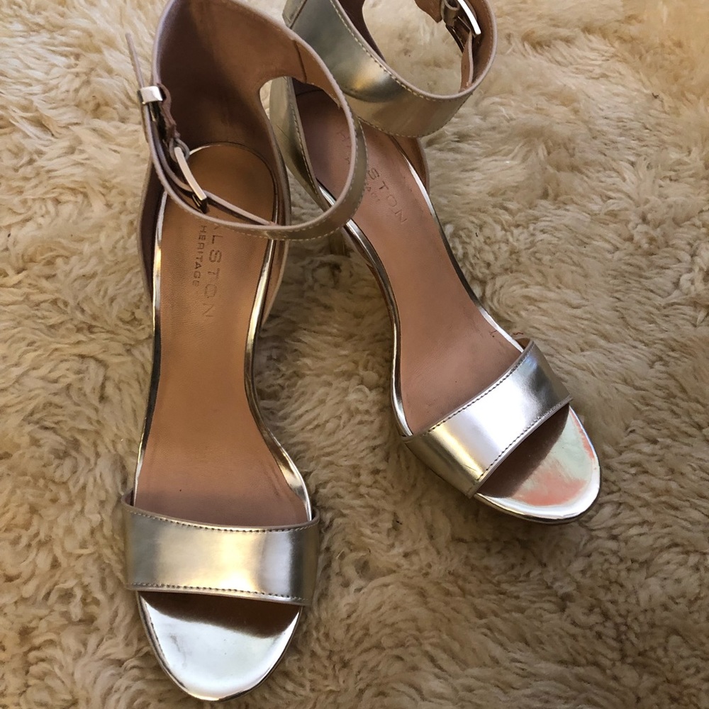 HALSTON HERITAGE gold heels size 7 - Picture 2 of 5